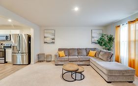 Sunlit Milford Townhome Less Than 2 Mi To Riverwalk!